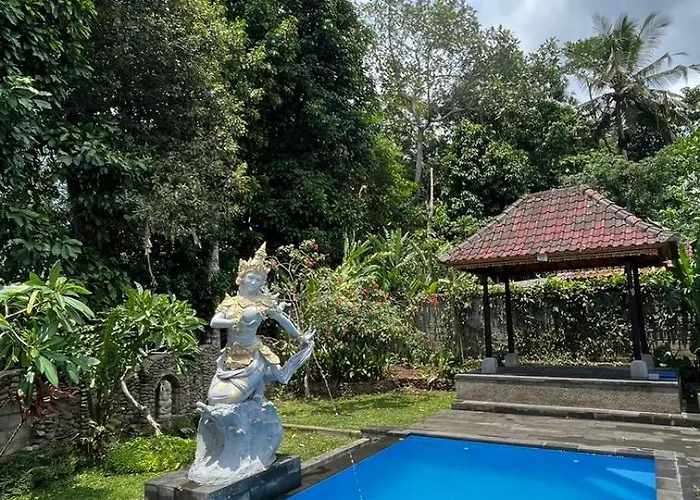 Santika Konukevi